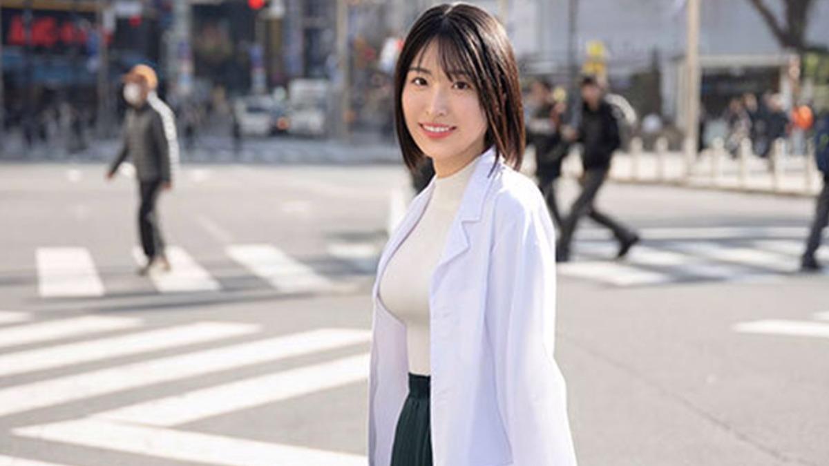 IQ140天才美女科學家突宣告「轉戰AV界」 宣布原因:找男優學術研究性事