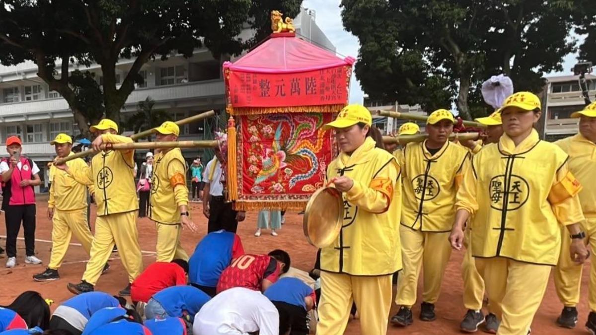 白沙屯媽祖,山邊媽祖,白沙屯媽祖鑾轎,媽祖鑾轎,山邊媽祖鑾轎,白沙屯媽祖進香,山邊媽祖進香,粉紅超跑,白沙屯媽祖路線,山邊媽祖路線