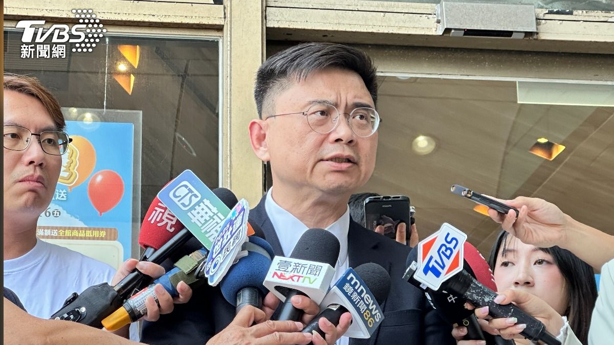 民進黨立委賴瑞隆要國台辦不要再蒙著眼睛說話。（圖／潘袁詩羽攝）