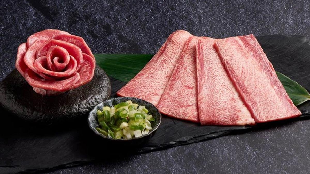 消費2客798元套餐,身分證號碼對中有2個「2」可獲得日本極奢A5和牛(圖/王品提供)