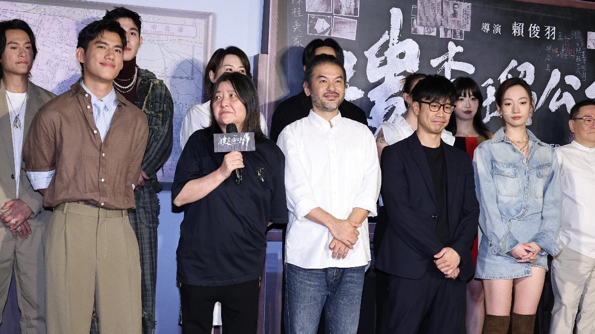 朱軒洋(前排左一)和吳卓源(前排右一)在《搜查瑠公圳》首映會合體,全程無互動。(圖/記者張哲鳴攝影)