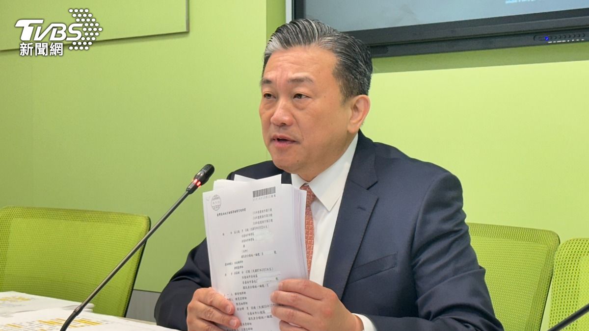 藍台南黨部涉幽靈連署 王定宇助市民求償2萬:當搶先普發現金