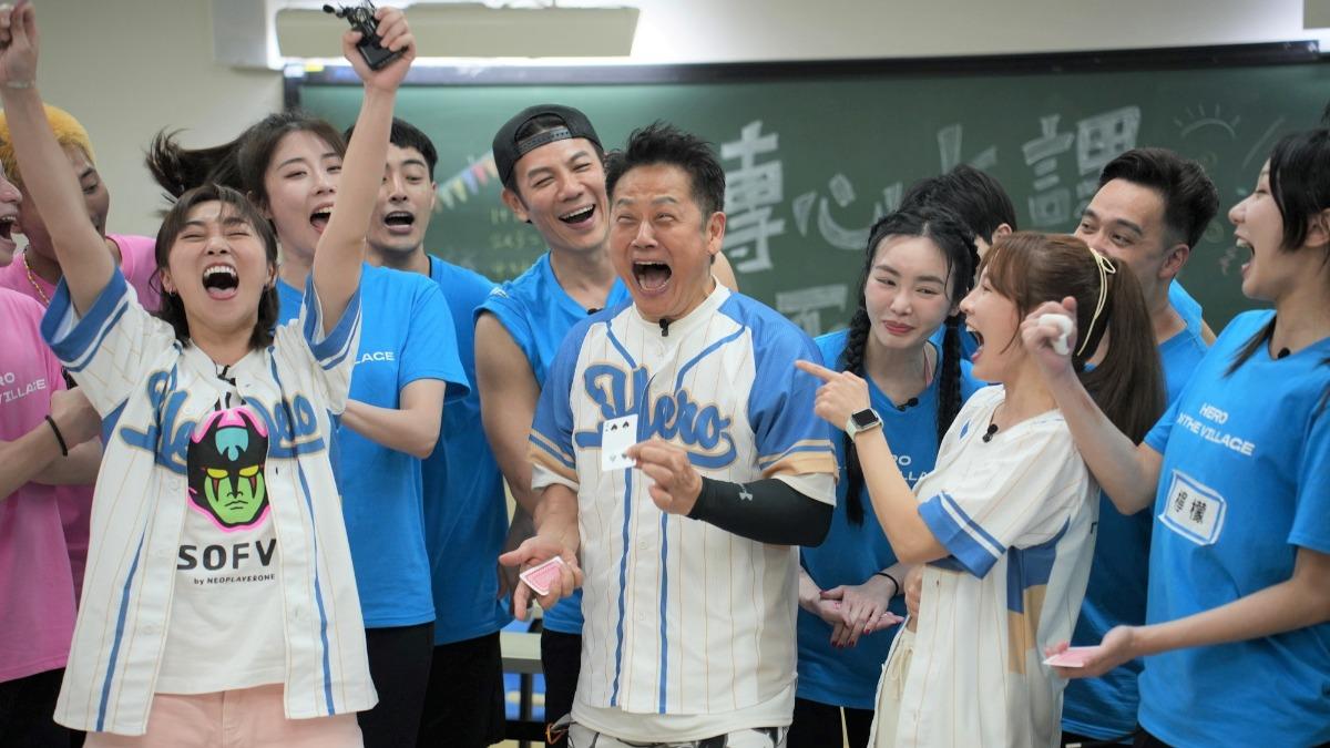 首次搭檔徐乃麟,林莎開心能準時下班 張文綺為節目砸錢苦練。(圖/東森提供)
