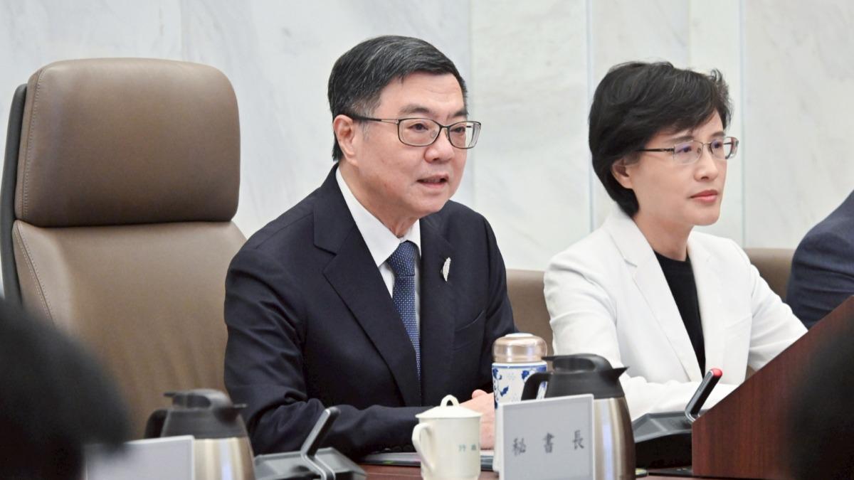 親曝「給鄭麗君空白假單隨時赴美」 卓揆:提出完整方案談判