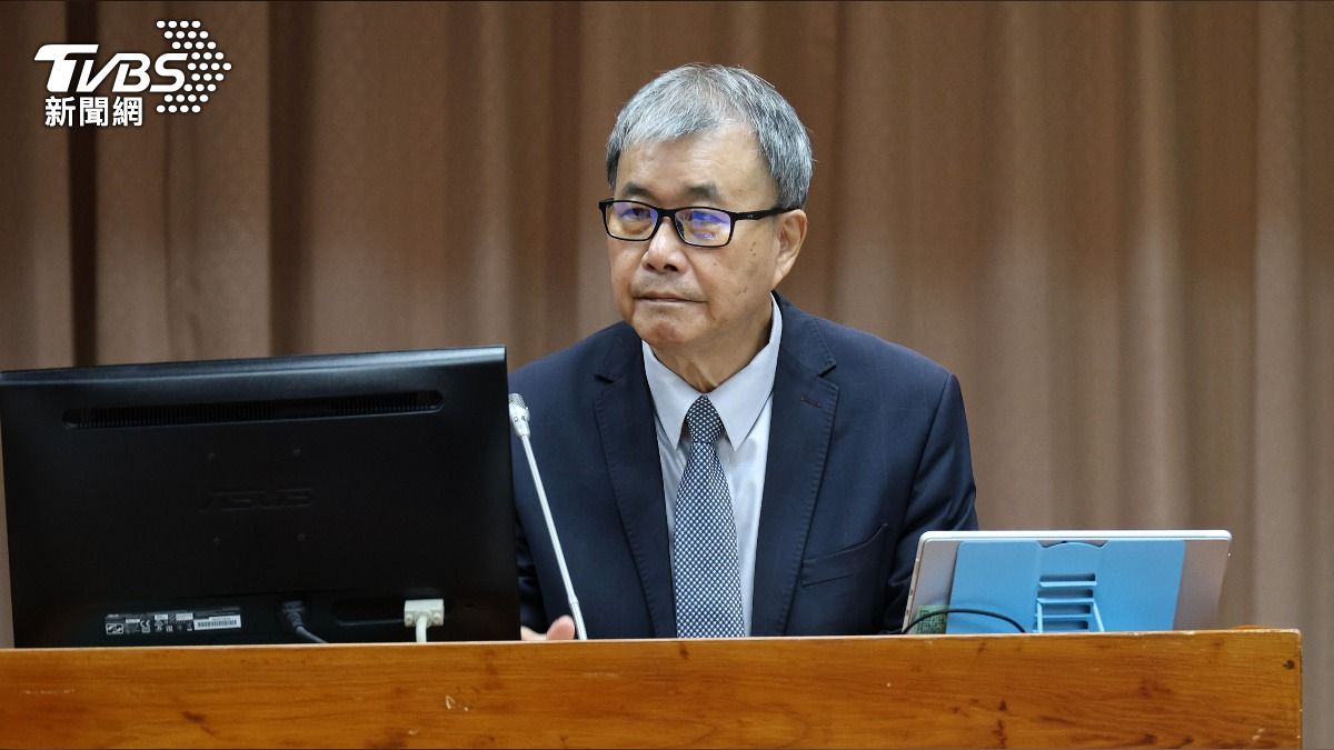 被點名應下台 教長:若無法回應社會期待「要知所進退」