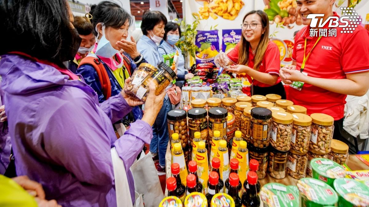 展現台灣農業蓬勃生命力的小農專區，就匯集15家無毒種植品牌，展現優質農產品。（圖/蔬食文化節臉書）