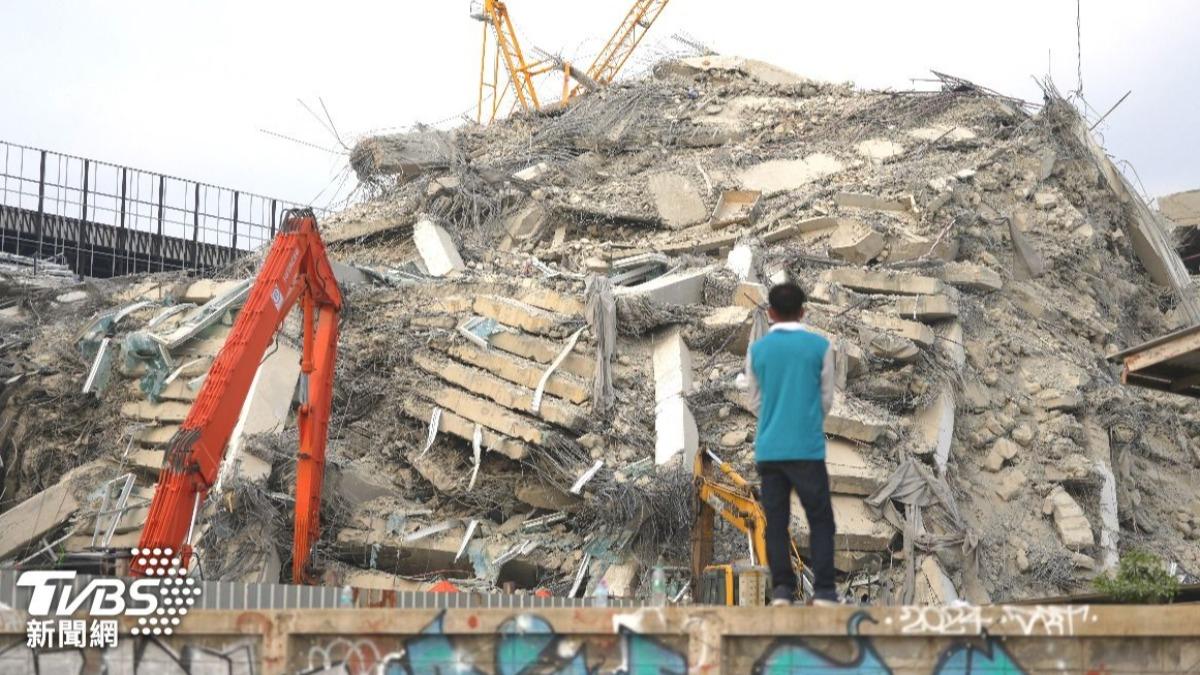 曼谷審計大樓震垮奪89命 泰國法院對17人發出逮捕令