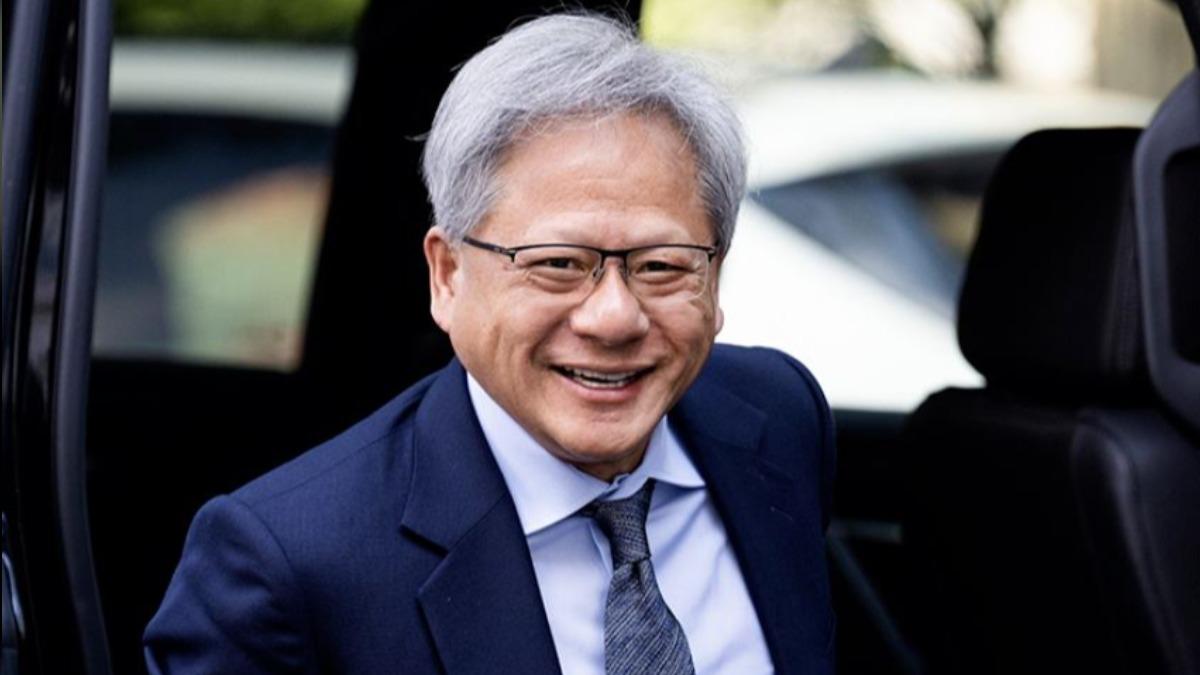 黃仁勳任世壯運聖火代表 曾曝愛打桌球