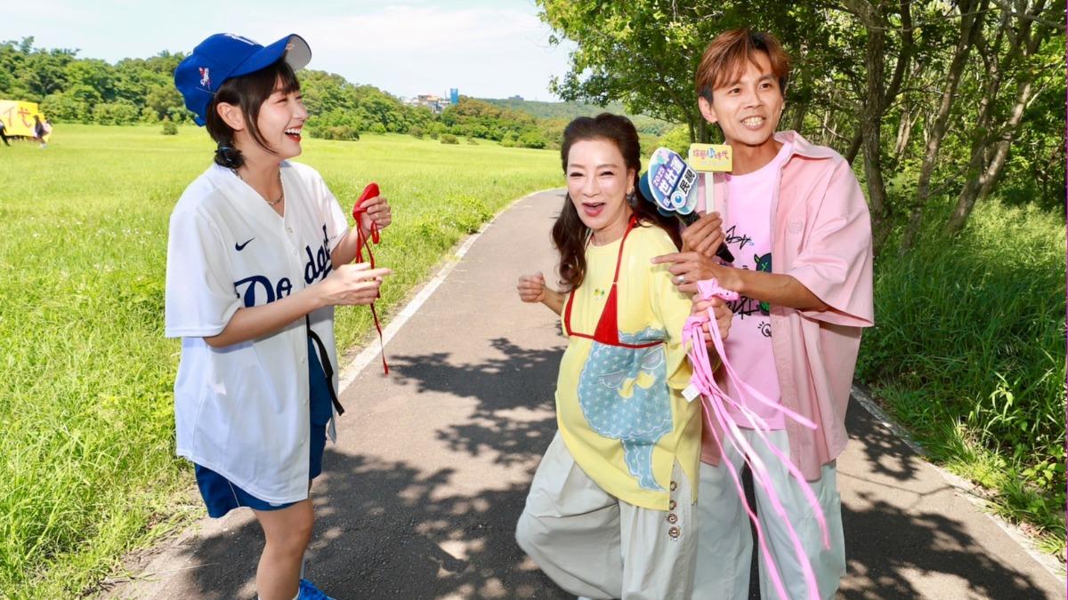 楊繡惠被比基尼嚇到。(圖/民視提供)