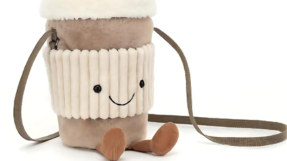 Jellycat 拿鐵包。(圖/翻攝自誠品官網)