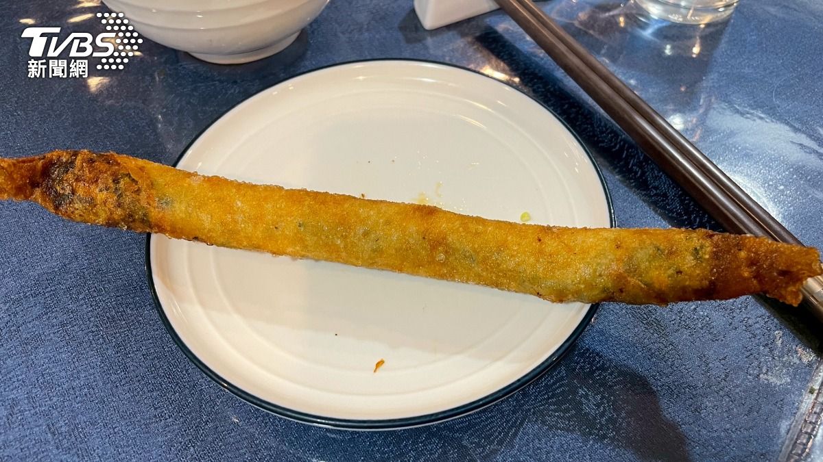鄒記食舖的名菜「薺菜春捲」。(圖/TVBS)