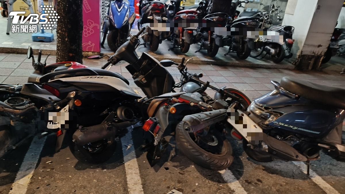 新北永和轎車失控撞9機車 駕駛稱「分心」酒測值曝端倪