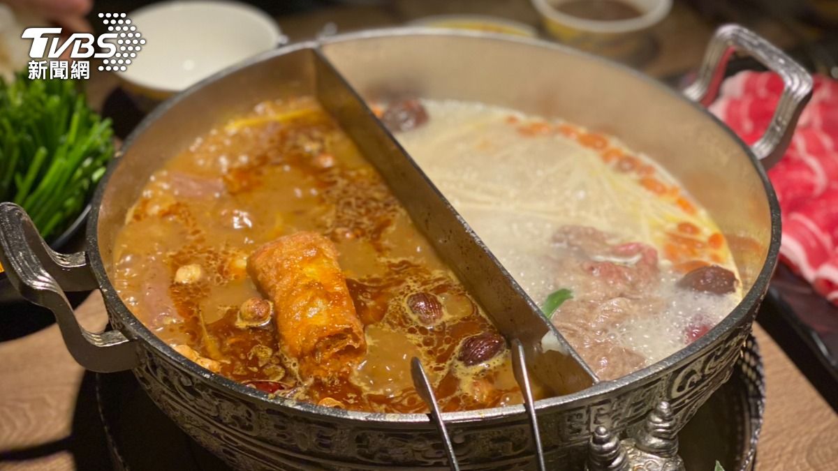 問鼎麻辣鍋全日不限時開涮活動，限定全台四家分店。（圖／蘇憶歡攝）