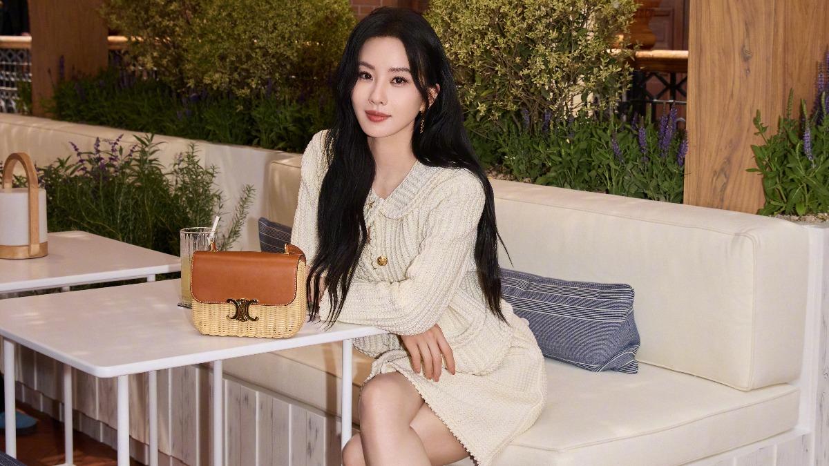 38歲的中國女星劉詩詩展現好身材,讓許多網友都好奇,她如何保持完美身材。(圖/翻攝自小紅書)