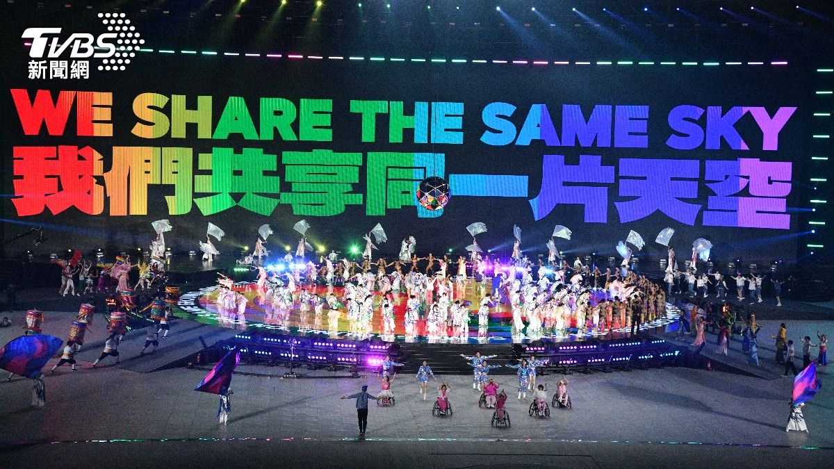 世壯運開幕表演以「我們共享同一片天空」為主題。(圖/胡瑞麒攝)