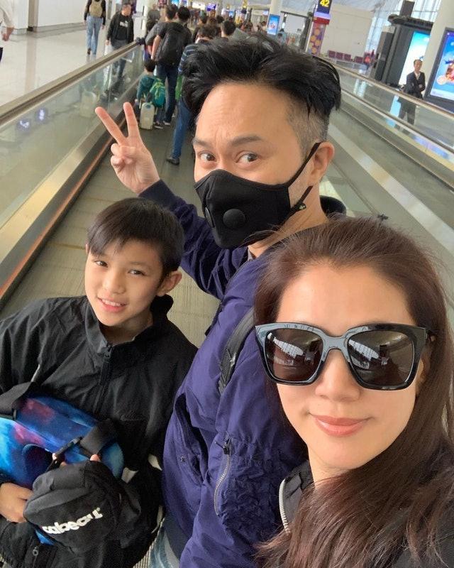 張智霖、袁詠儀及張慕童,當年一家三口去旅行。(圖/翻攝自IG@anitayuenwy)