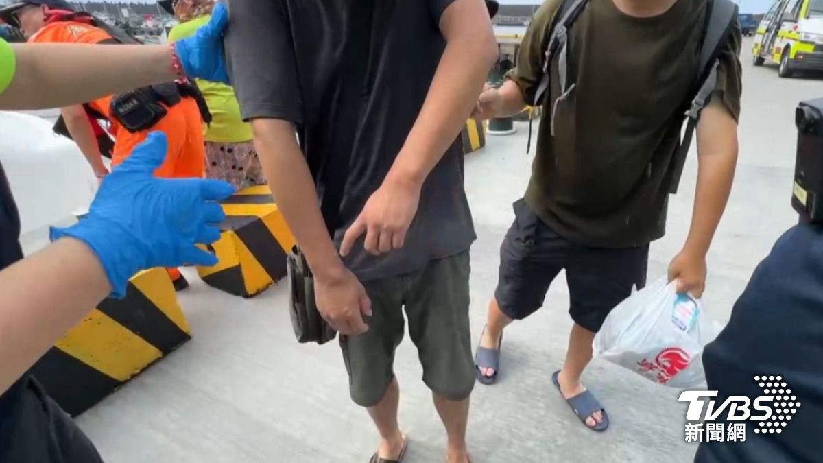 轟隆!基隆1男1女「燈塔旁疑遭雷擊」 手部灼傷送醫