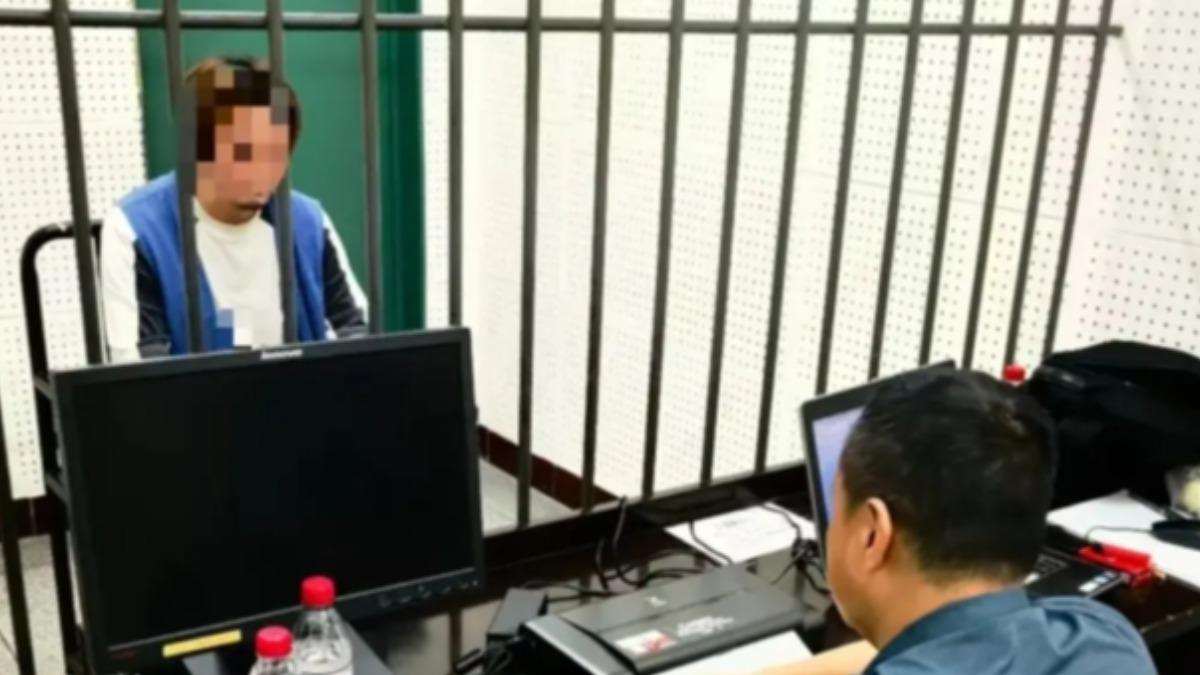 劉男(左)涉詐上億,但否認犯行。(圖/翻攝自搜狐網)