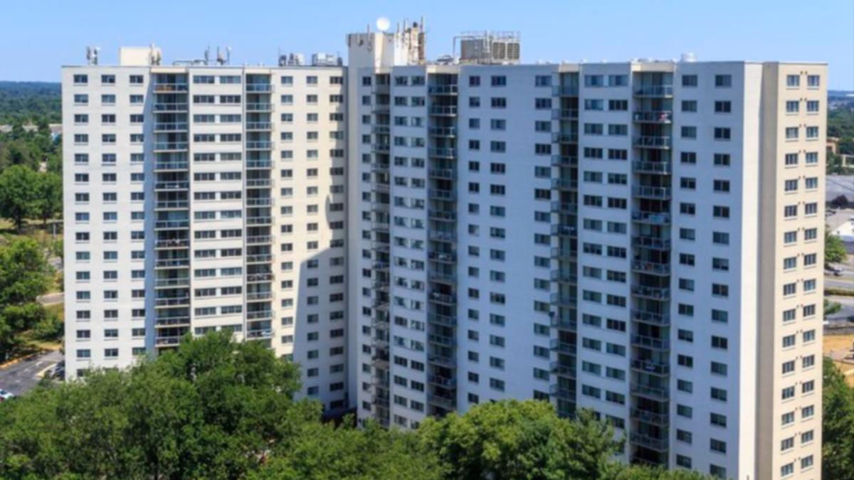 奇蹟!美2歲童從15樓陽台墜地生還 專家分析保命關鍵