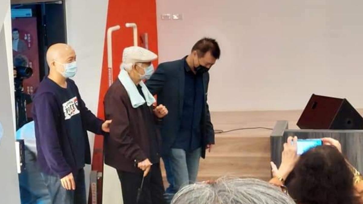 蔡詩萍98歲父病危過世！　他證實噩耗痛喊：老爸您好好走