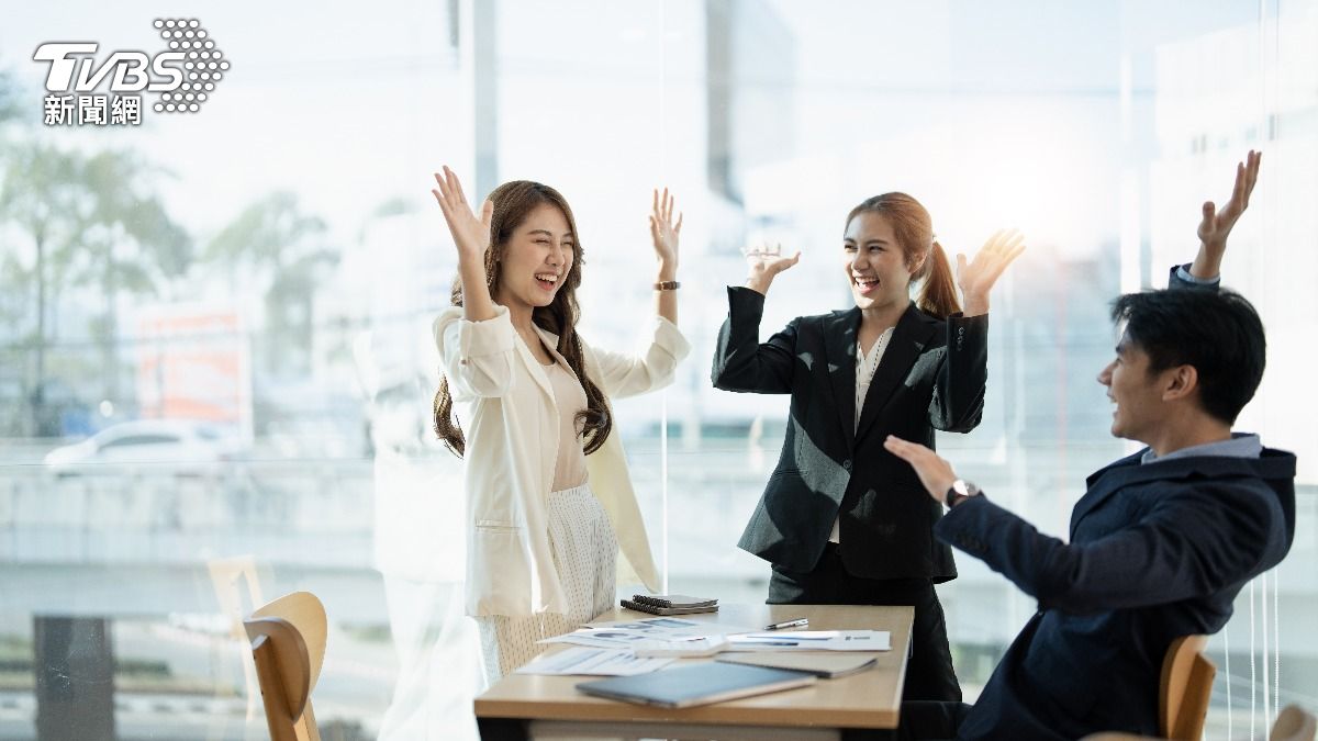 農曆5月「奏書星」入命!4生肖財運擋不住 事業一飛沖天