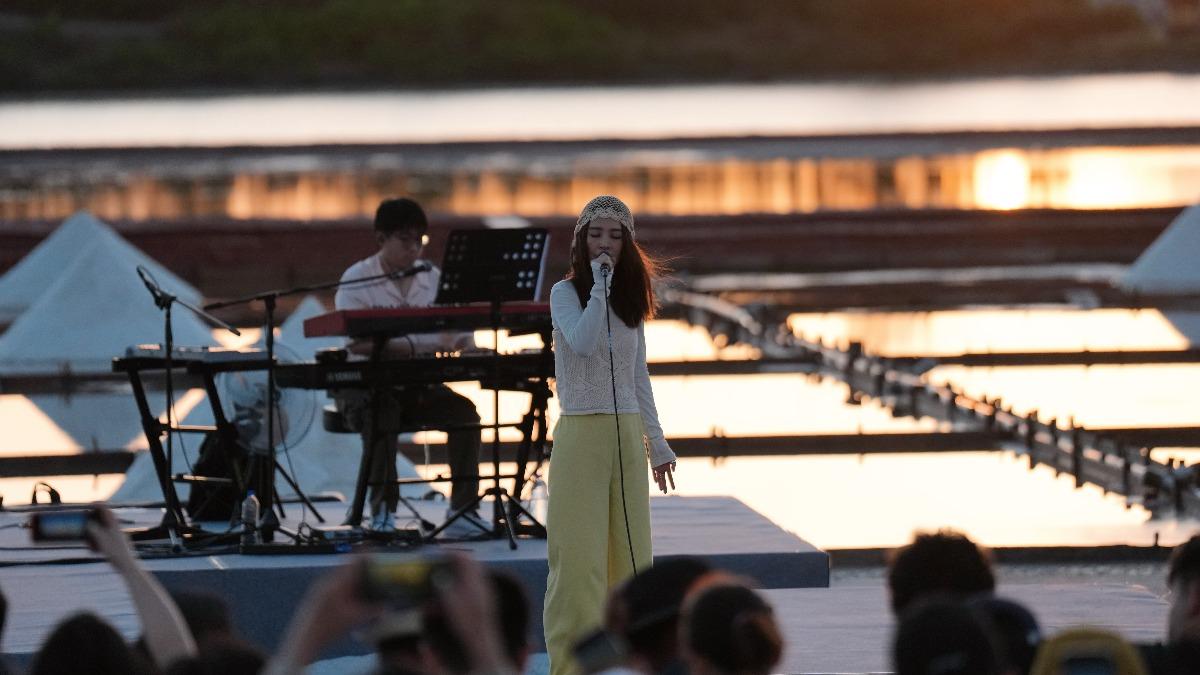 田馥甄認為〈才二十三〉是她心中的年度歌曲。(圖/何樂音樂提供)