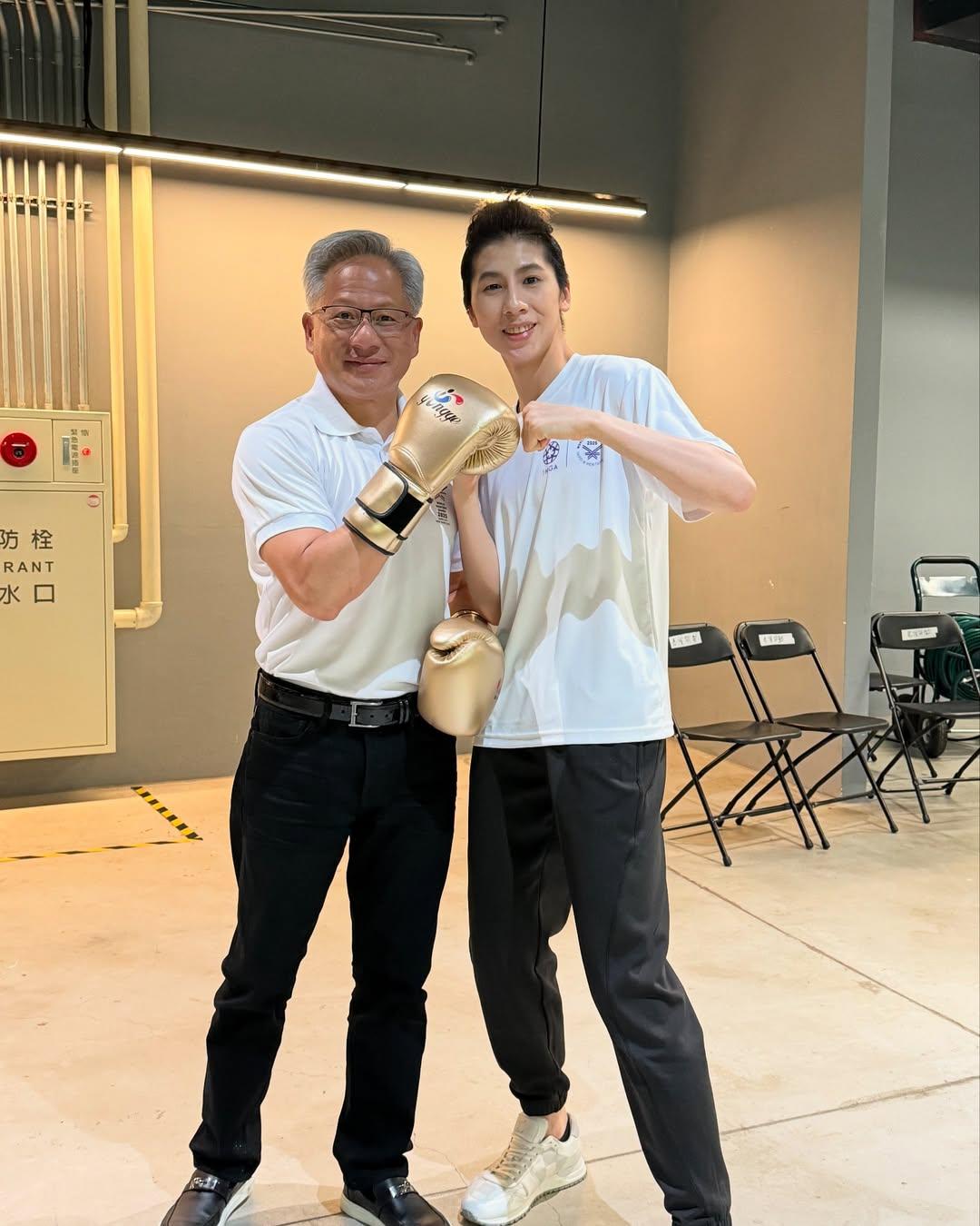 拳擊金牌林郁婷和輝達執行長黃仁勳。(圖/翻攝林郁婷IG)