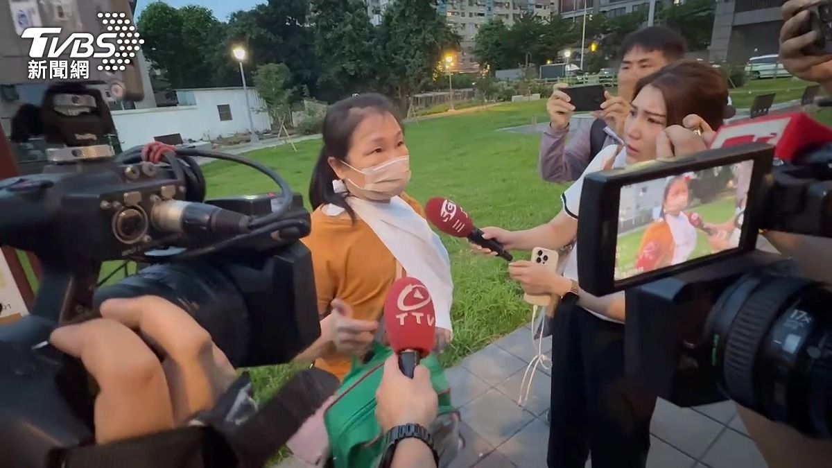 載兒放學被撞!母返三峽車禍現場撿書包:沒減速跡象「像飆車」