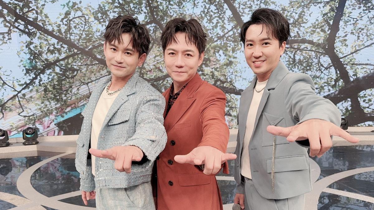 沈建豪出新專輯,同門師兄陳隨意(中)、吳俊宏(左)合體力挺。(圖/豪記唱片提供)