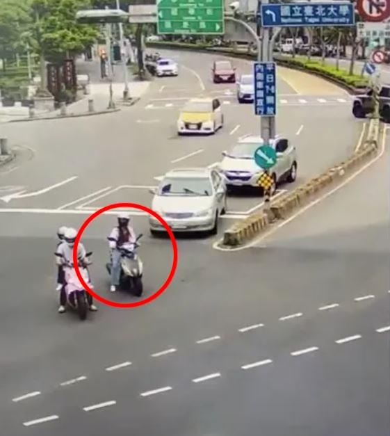 三峽車禍,三峽車禍老翁,路怒症,三峽老翁脫產,三峽車禍影片,三峽車禍原因,余文正,三峽重大車禍,三峽車禍駕駛,北大國小車禍,三峽國中