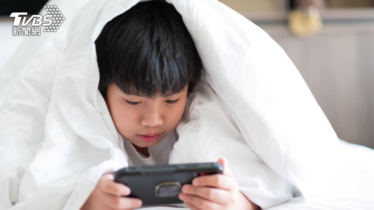 教育部手機新規出爐!中小學生「入校集中保管」 高中生可協商
