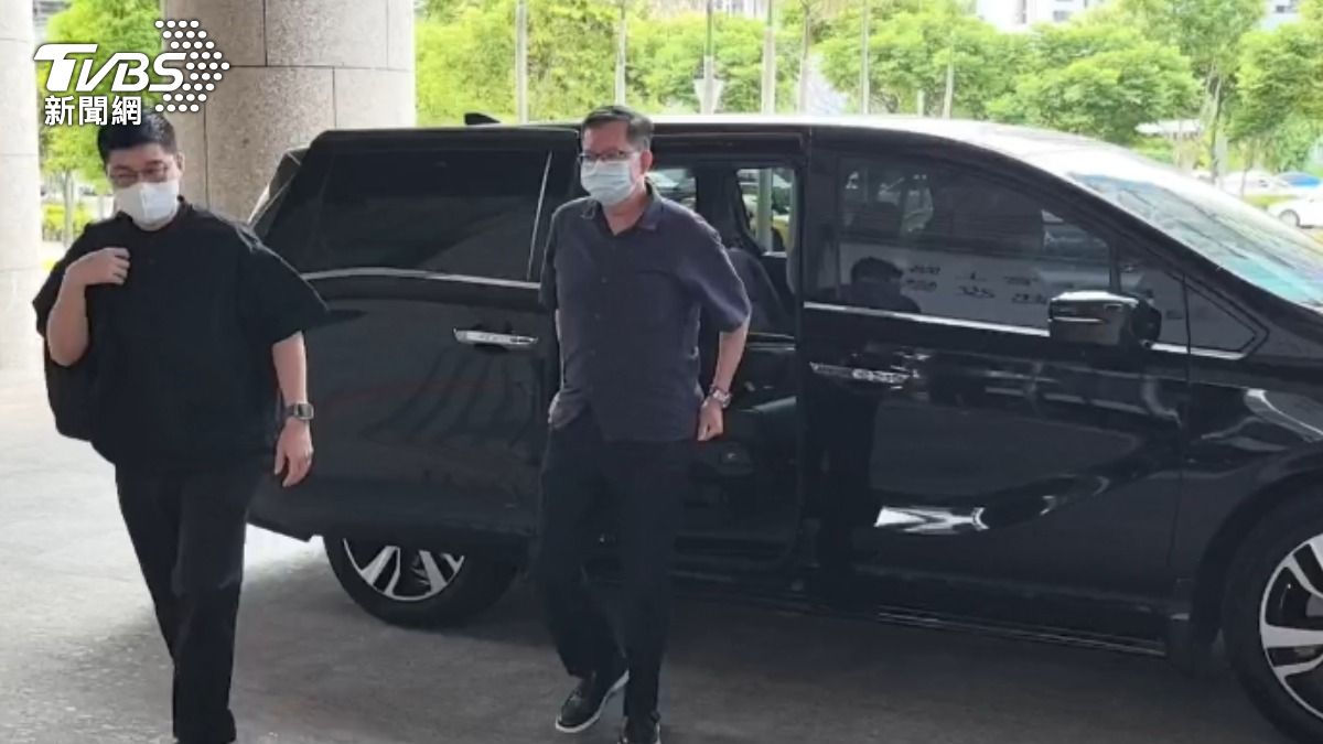快訊/鄭文燦涉貪案再開庭 面容消瘦「滿頭白髮」快步出庭