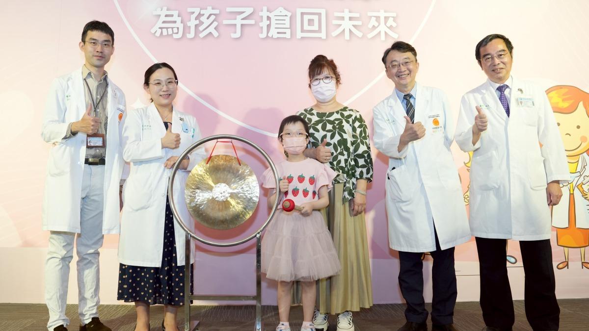 6歲遇無情玩笑!童跌倒跛腳未癒「一查是癌」 嬤獨相伴抗病魔