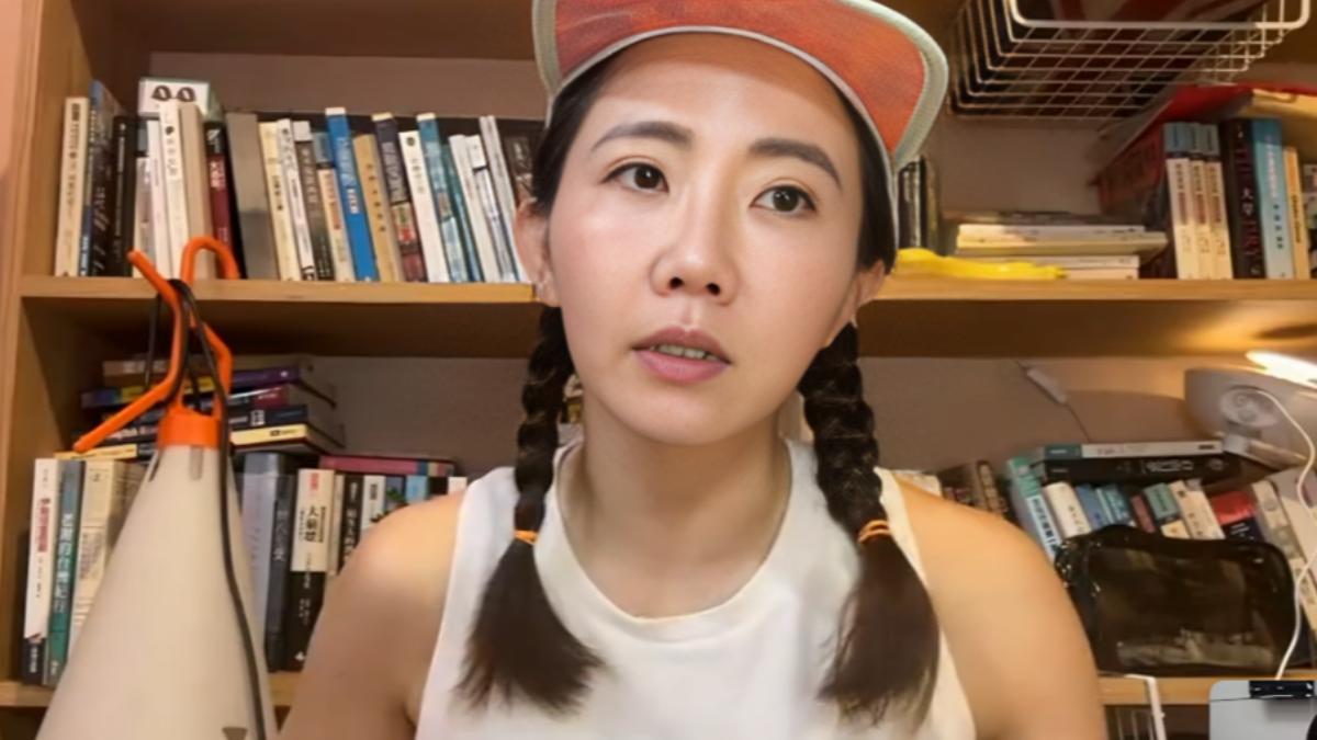 謝忻受訪時透露,自己接到假警察的視訊電話,場景就跟真的警局一樣。(圖/TVBS)