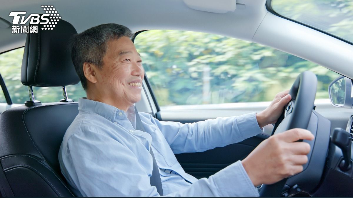 老了不准上路？他喊65歲「直接沒收駕照」戰翻：只有這地才可以