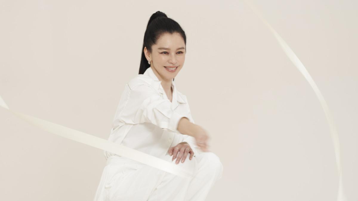 徐若瑄迎接大膽突破「遇見久違的自己」 分飾5角嘆:被掏空了