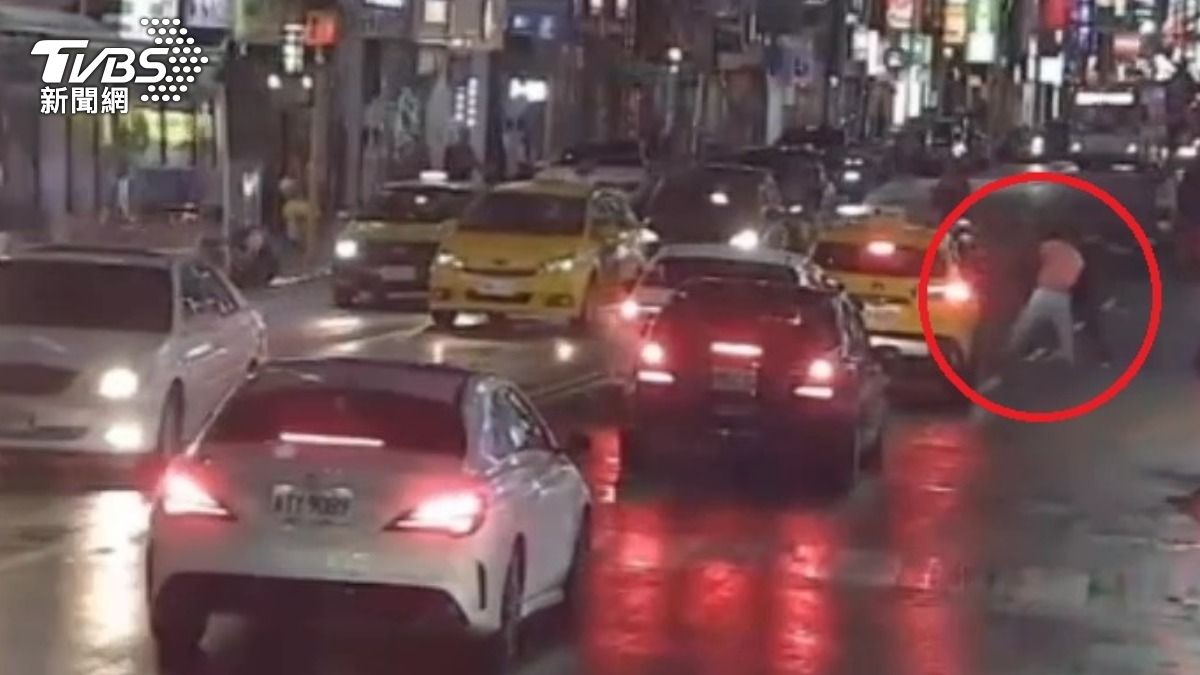 三重男唱KTV消費1萬沒錢付 想開溜跟2服務生大街開打