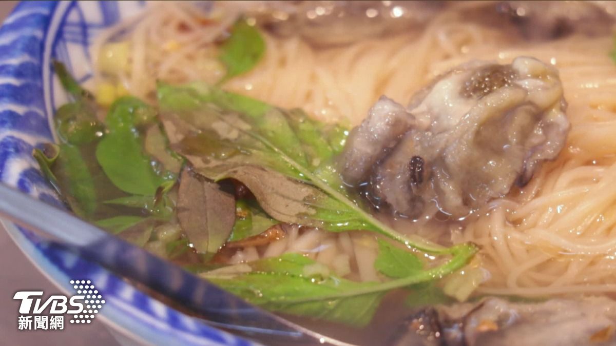 台北「超大蚵仔」麵線 市場50年老店傳承2代