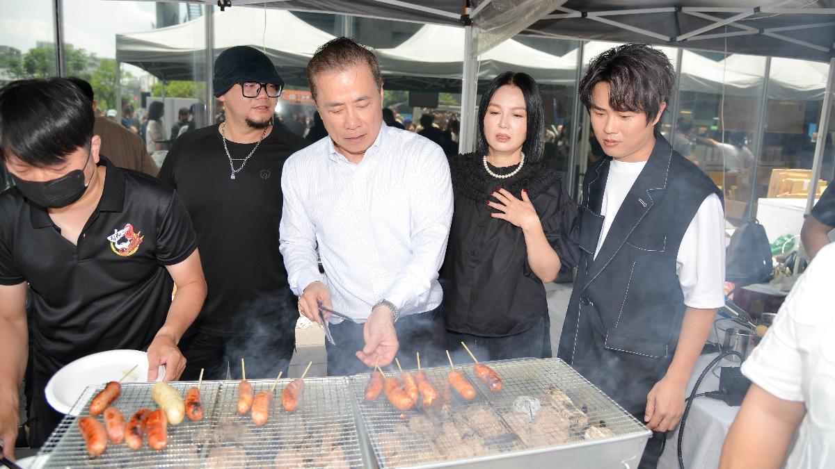 威廉涉閃兵暫停主持!搭檔許效舜「私下心聲」曝 苗可麗疑自薦代班