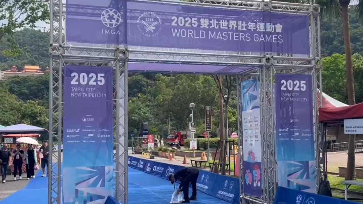 世壯運鐵人三項登場 賽前爆場地水質爭議。(圖/TVBS)