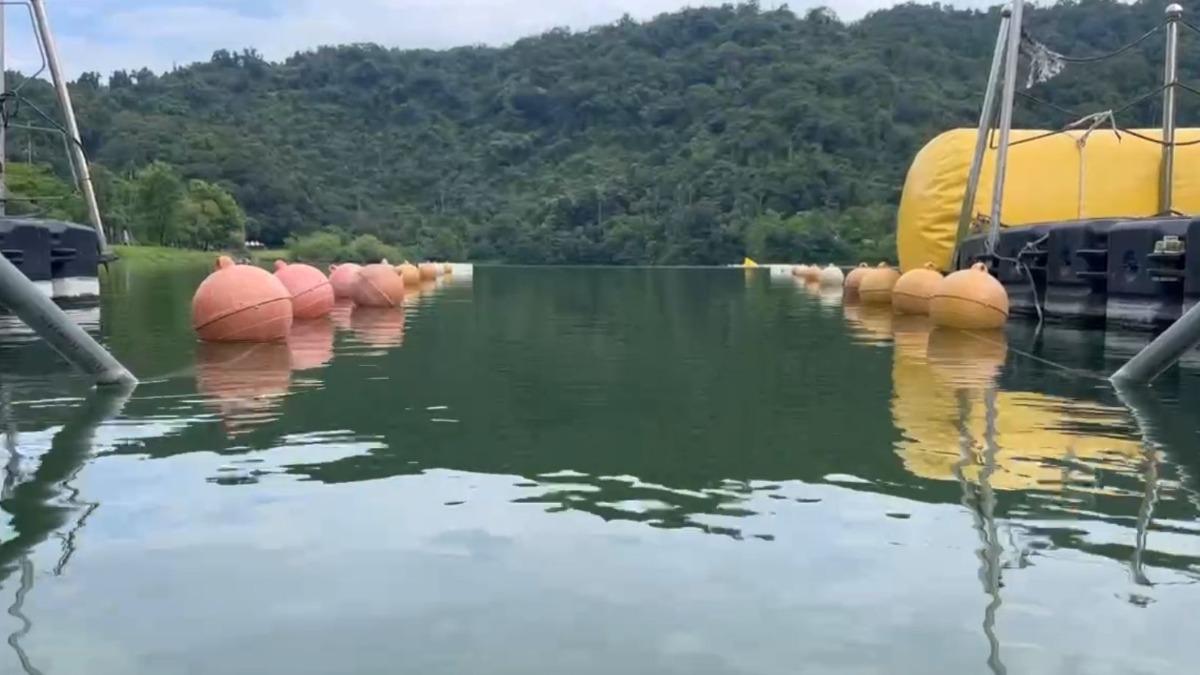 優養化＋大腸桿菌　梅花湖水質惹議選手擔心。(圖/TVBS)