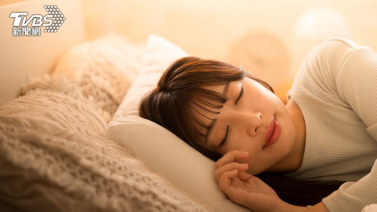 針刀結合傷科治療，對頸椎疼痛導致的睡眠障礙有幫助。（示意圖／shutterstock達志影像）