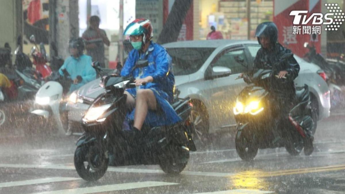 天氣/雨勢升級!北北基桃「9縣市大雨特報」防雷擊強陣風