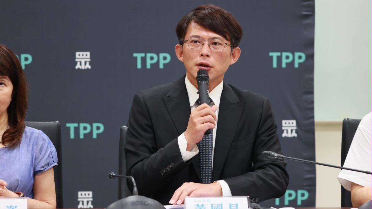 黃仁勳拋投資核能　白營酸執政黨CPU跑不動：應交給公投
