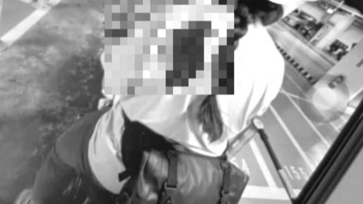 台北信義區停車場濺血!女騎士遭男持刀連捅5下「白T染紅」