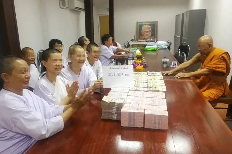 專頁還指控，這群尼姑透過寺內的募款活動，超過1億泰銖的資金。（圖／翻攝自臉書「CSI LA」）