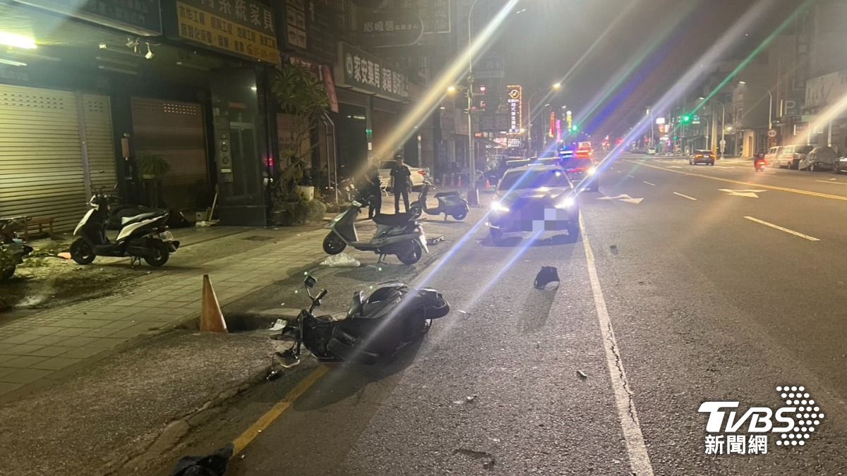 高雄女騎士「沿路蛇行、闖紅燈」跑給警察追　自撞肋骨亡