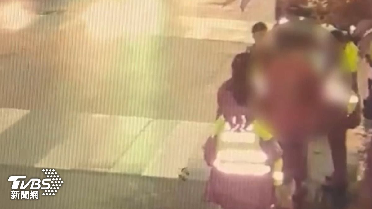 警方到場畫面。(圖/TVBS)