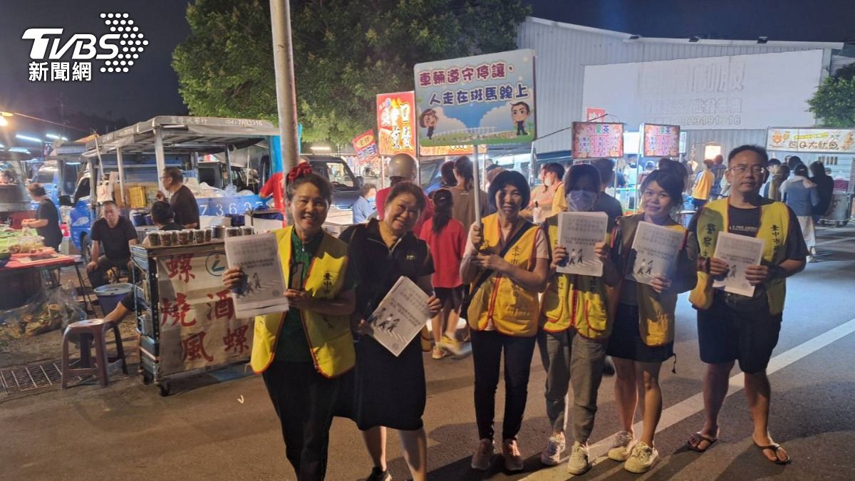 神岡區中山路的「北庄夜市」,也出現多起行人任意穿越馬路,車輛閃避不及釀成的事故。(圖/TVBS)