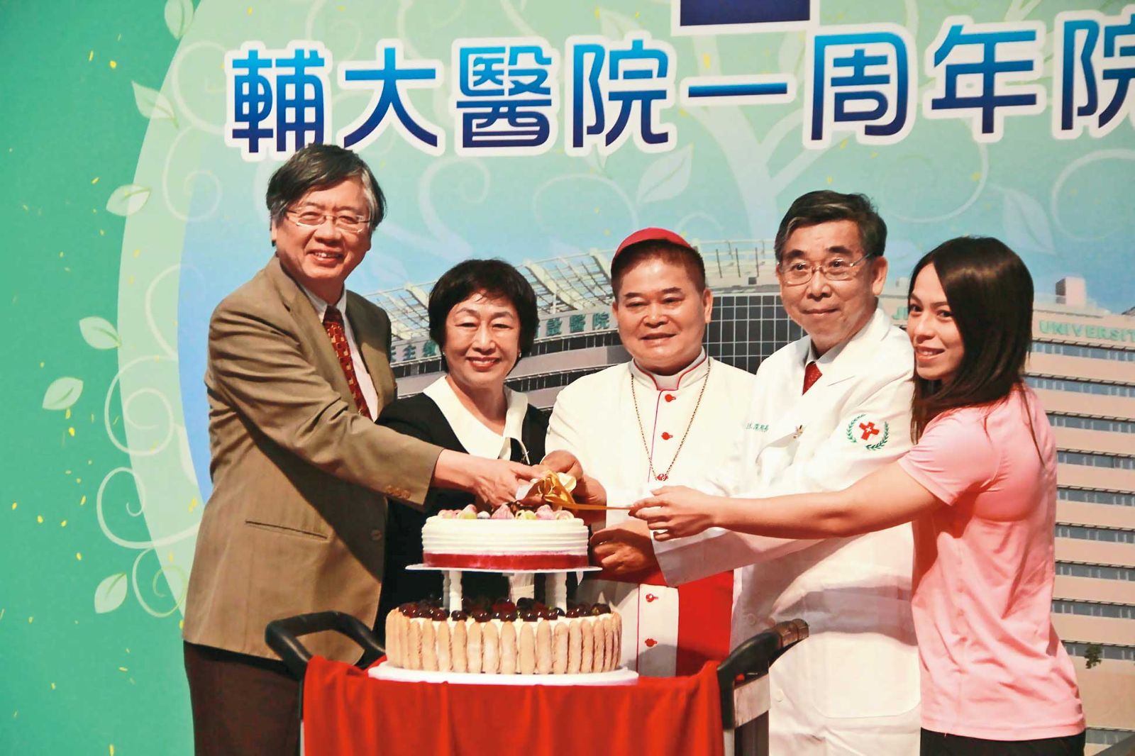 舉重金牌國手郭婞淳不但在輔大任教，還受邀擔任輔大醫院的健康大使。（圖／翻攝自輔大醫院臉書）